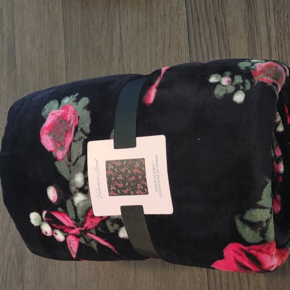 Victoria's Secret sherpa floral print blanket